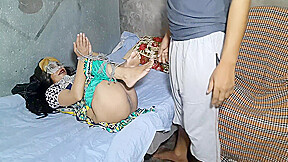 Nokrani Chori Kr Rhi Thi Malik Ne Pakad Kr Jabardasti Choda, Home Maid