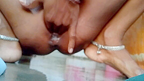 Desi 25-year-old Attractive Village Lady Geeta Bhabhi Masturbation Video, Geeta9905 Unzipped The Purple Shirt And Saari An