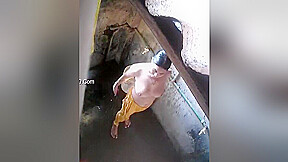 Desi Bhabhi Bathing Report In