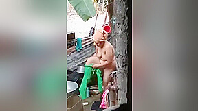 Desi Bhabhi Out of doors Bathing Report In