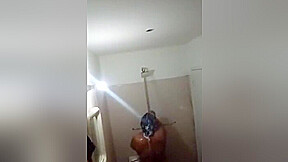 Unique- Attractive Pak Bhabhi Bathing Seize By