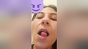 Attractive Desi Housewife Masturbation