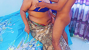 Moti Gand Vali Scorching Aunty Go To Lodge For Intercourse – A Stranger Man Enter Her Lodge Room And She Give Me Condom & Begin Tough Fuck