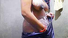 Indian Attractive Lady Fucking In Lavatory