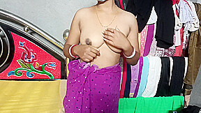 Indian Bhabhi Exhibiting Her Juicy Pussy Huge Attractive Boobs & Sizzling Determine